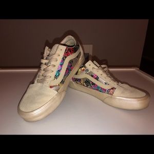 Old-skool skate vans